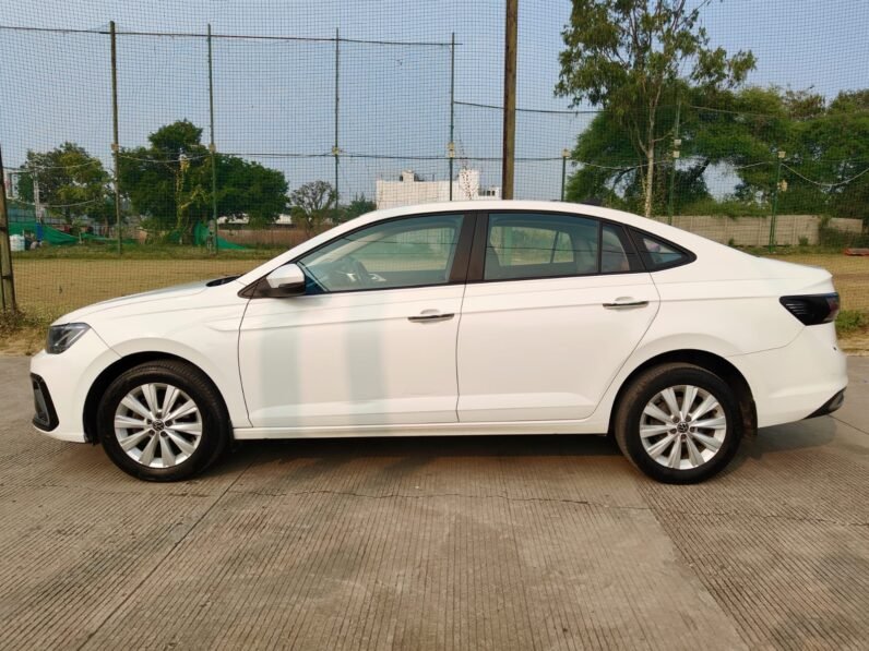 
								VIRTUS HIGHLINE 1.0 2022 MODEL PETROL full									