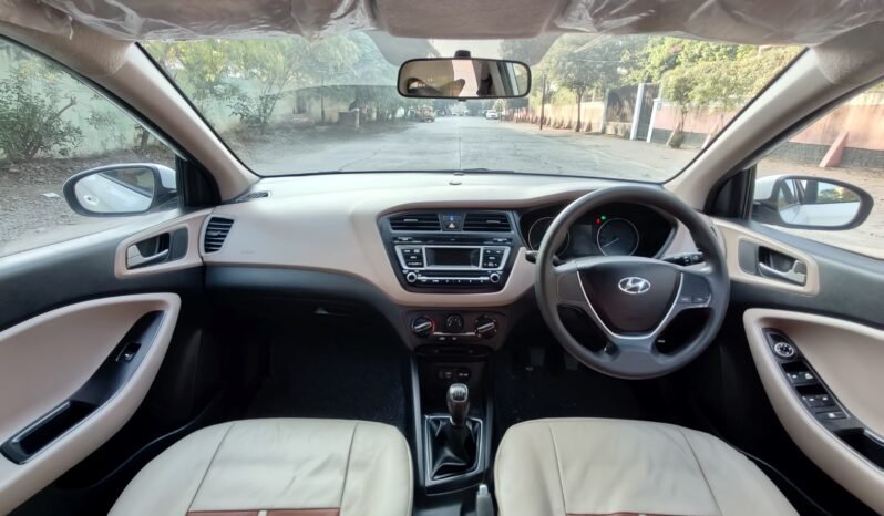 
								I20 MAGNA 2017 MODEL PETROL full									