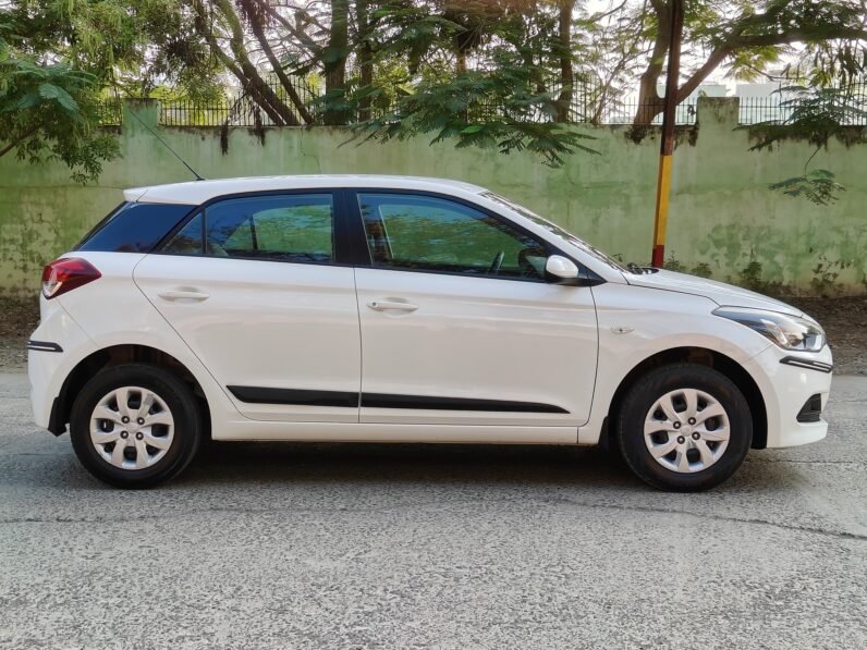 
								I20 MAGNA 2017 MODEL PETROL full									