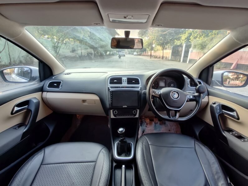 
								POLO HIGHLINE 2014 MODEL PETROL full									