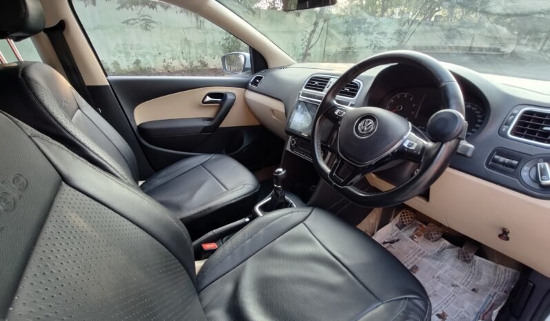 
								POLO HIGHLINE 2014 MODEL PETROL full									