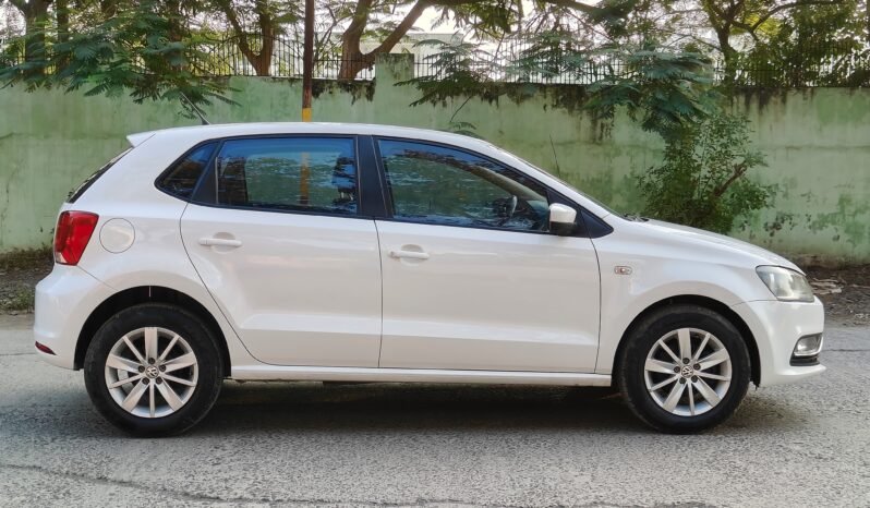 
								POLO HIGHLINE 2014 MODEL PETROL full									