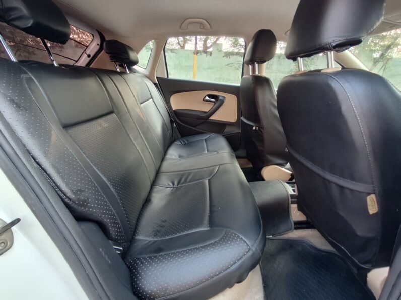 
								POLO HIGHLINE 2014 MODEL PETROL full									