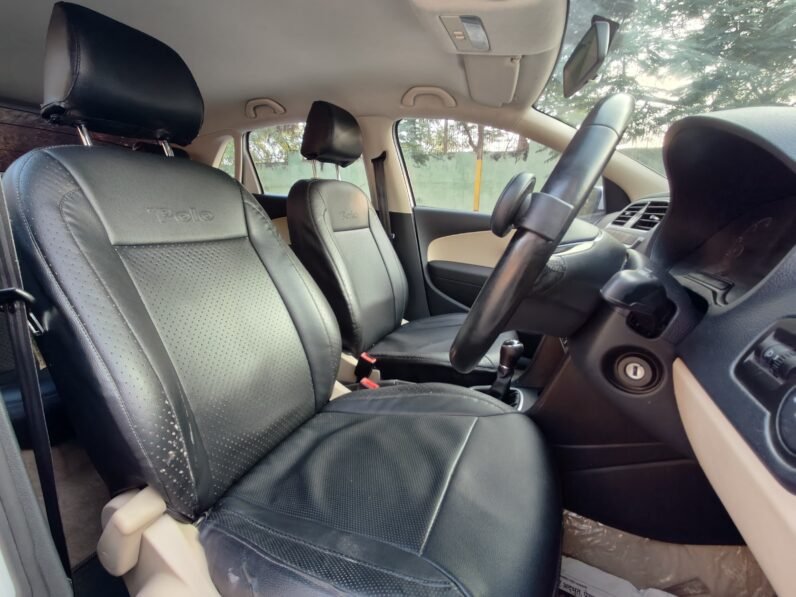 
								POLO HIGHLINE 2014 MODEL PETROL full									