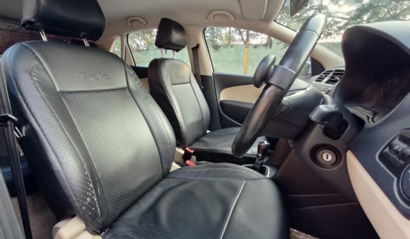 
								POLO HIGHLINE 2014 MODEL PETROL full									