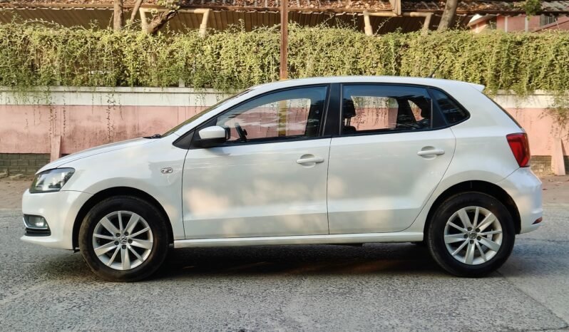 
								POLO HIGHLINE 2014 MODEL PETROL full									