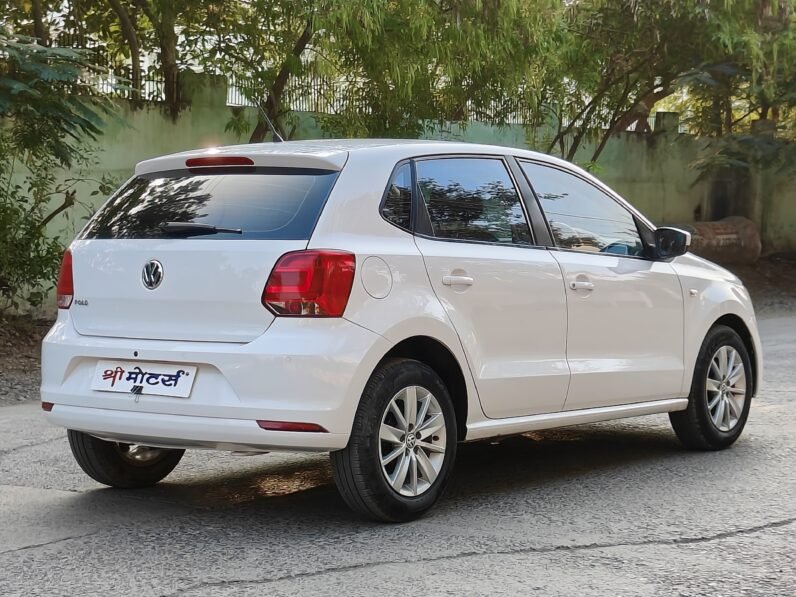 
								POLO HIGHLINE 2014 MODEL PETROL full									