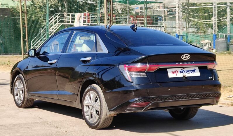 
								VERNA SX 2024 MODEL PETROL full									