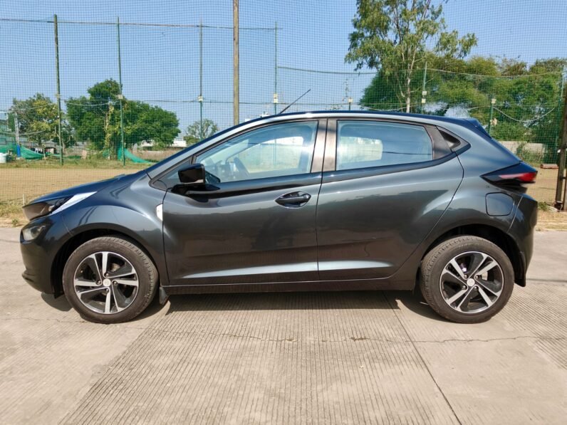 
								ALTROZ XZ 2020 MODEL PETROL full									