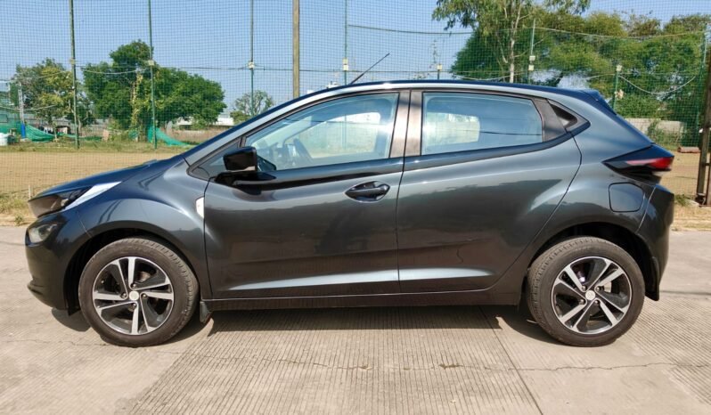 
								ALTROZ XZ 2020 MODEL PETROL full									