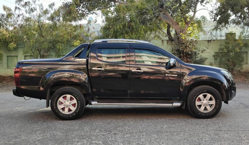 
								ISUZU D-MAX  V-CROSS 2018 MODEL DIESEL full									
