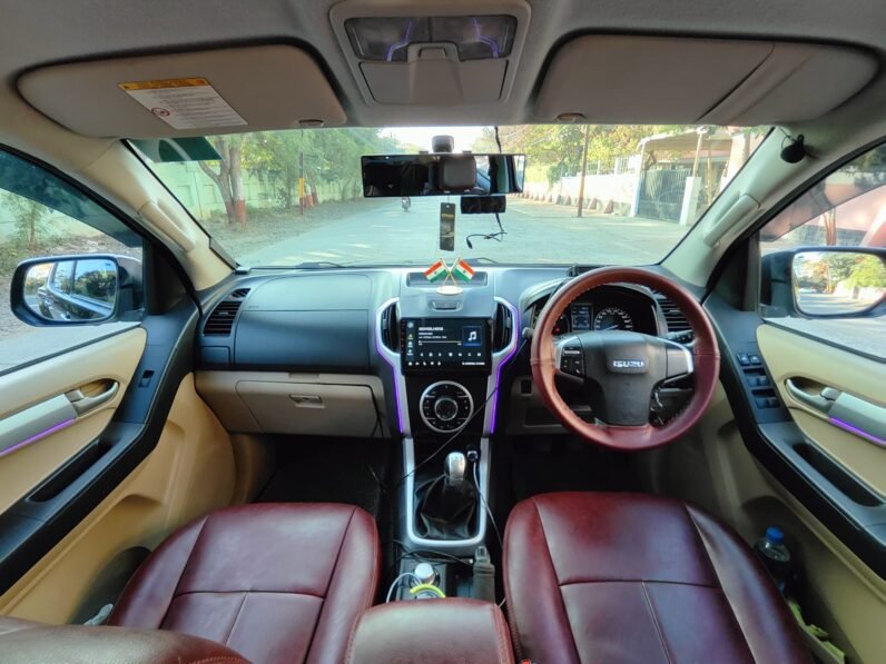 
								ISUZU D-MAX  V-CROSS 2018 MODEL DIESEL full									