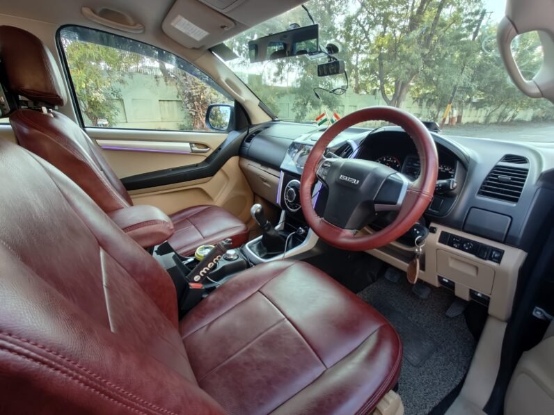 
								ISUZU D-MAX  V-CROSS 2018 MODEL DIESEL full									