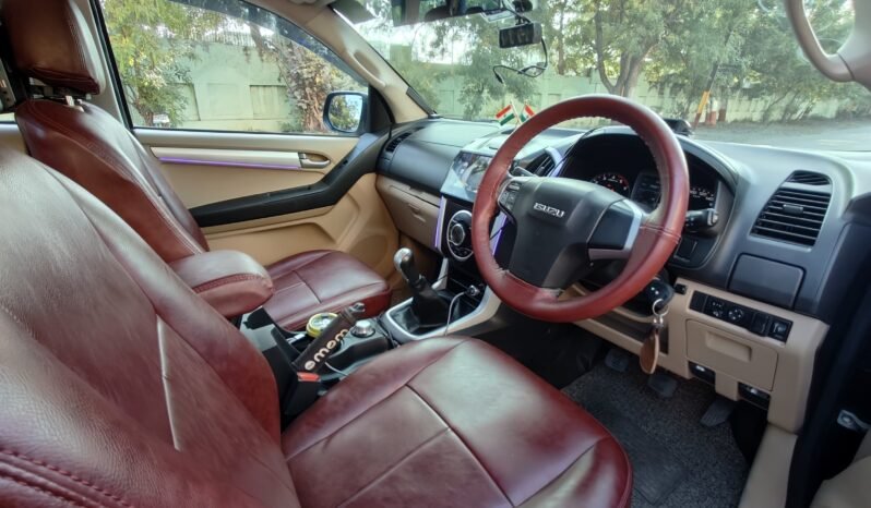 
								ISUZU D-MAX  V-CROSS 2018 MODEL DIESEL full									