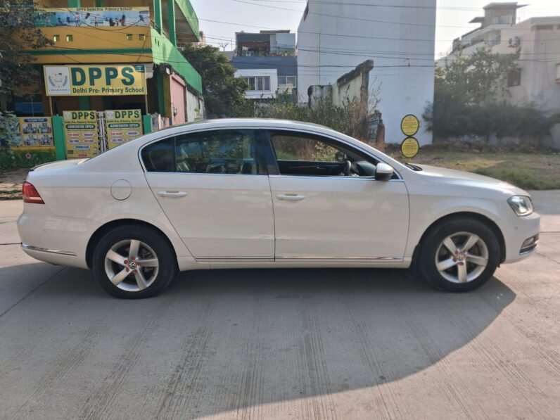 
								PASSAT HIGHLINE AT 2013 MODEL DIESEL full									