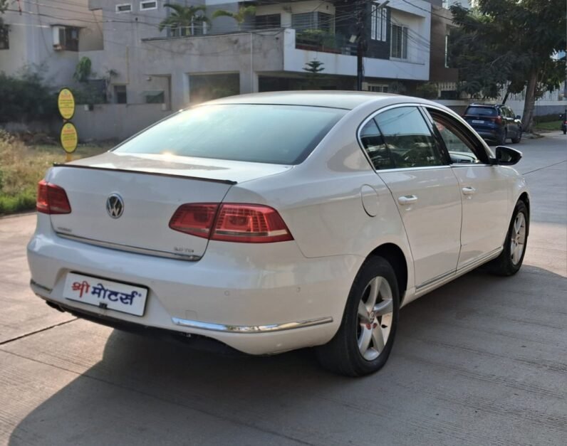 
								PASSAT HIGHLINE AT 2013 MODEL DIESEL full									