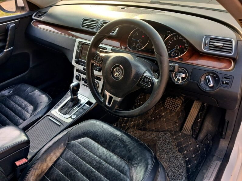 
								PASSAT HIGHLINE AT 2013 MODEL DIESEL full									