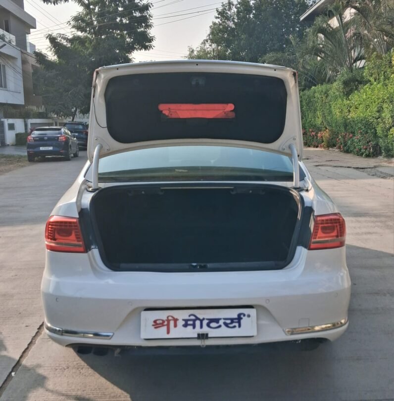 
								PASSAT HIGHLINE AT 2013 MODEL DIESEL full									