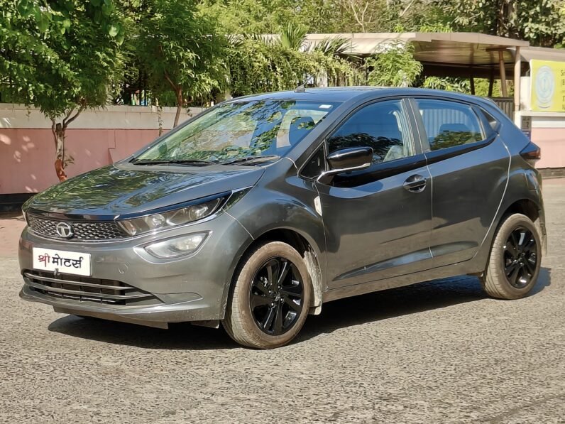 
								ALTROZ XZ 2022 MODEL PETROL full									