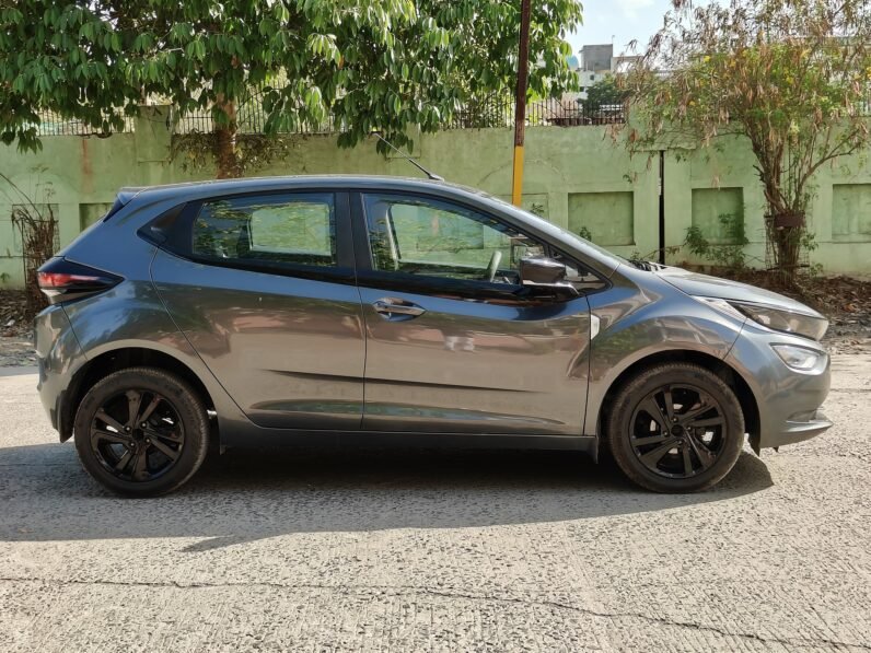 
								ALTROZ XZ 2022 MODEL PETROL full									