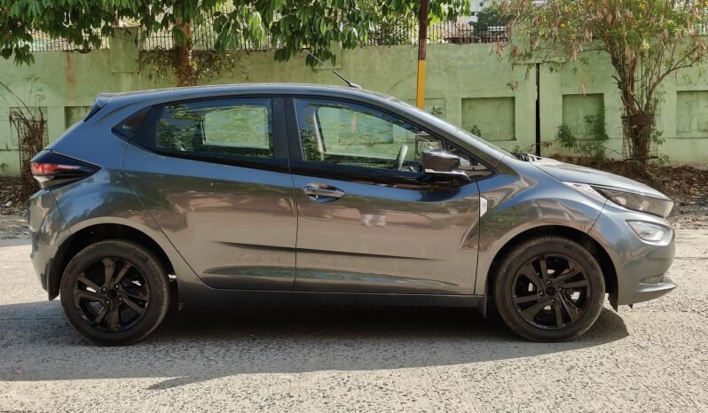 
								ALTROZ XZ 2022 MODEL PETROL full									