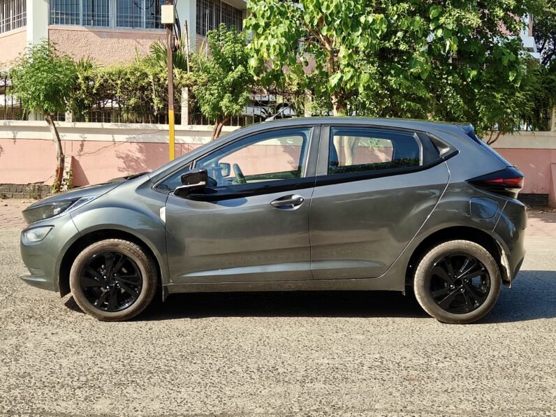 
								ALTROZ XZ 2022 MODEL PETROL full									