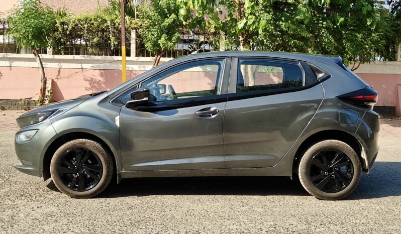 
								ALTROZ XZ 2022 MODEL PETROL full									