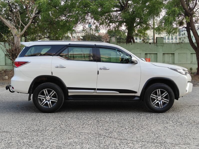 
								FORTUNER 4*2 AT 2019 MODEL DEISEL full									