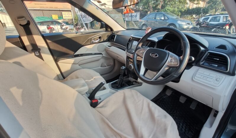 
								XUV300 W8 2020 MODEL PETROL full									