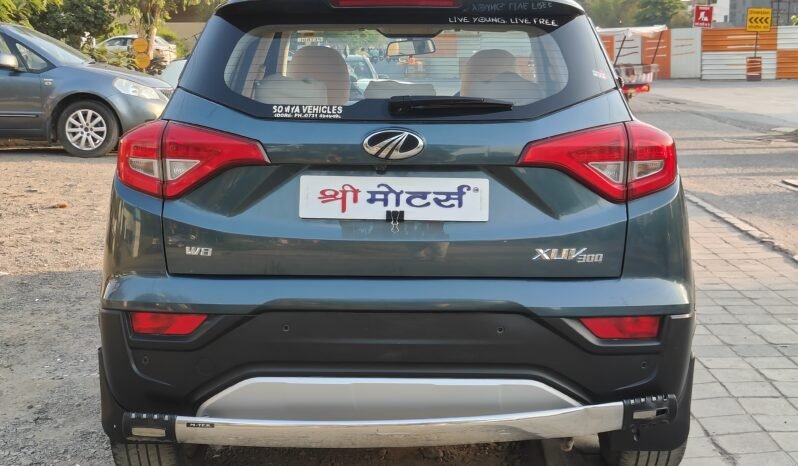 
								XUV300 W8 2020 MODEL PETROL full									