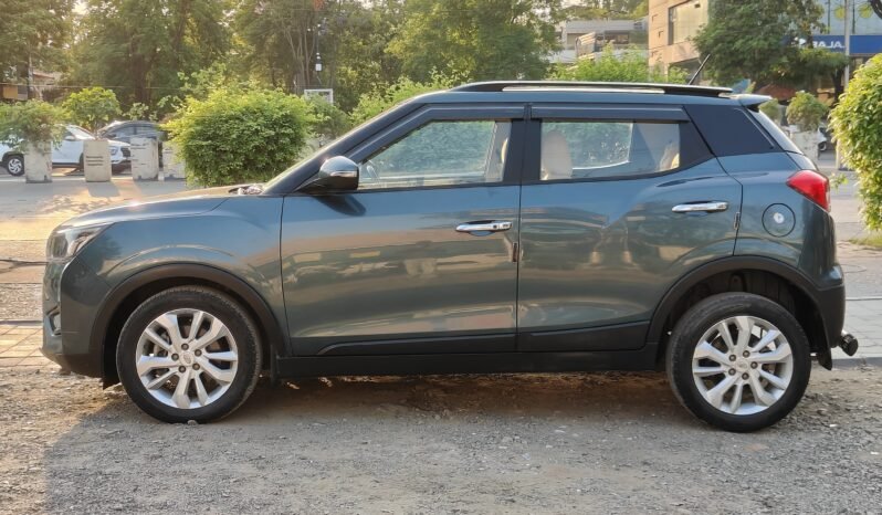 
								XUV300 W8 2020 MODEL PETROL full									