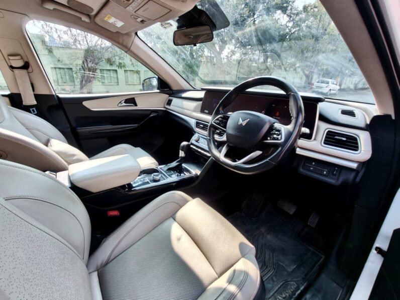 
								XUV700 AX7 L 4*4 AT 2022 DIESEL full									