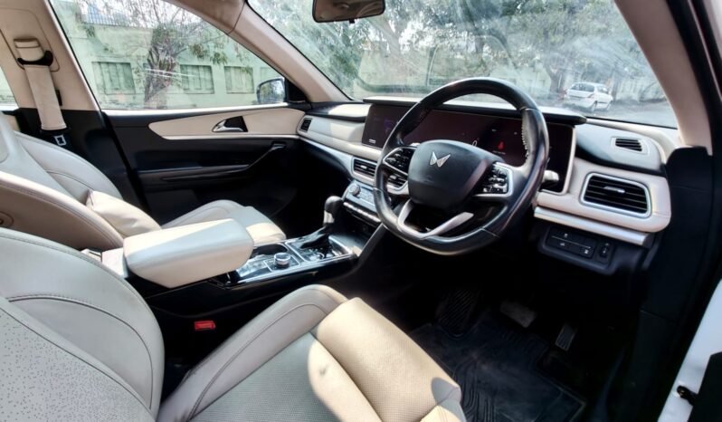 
								XUV700 AX7 L 4*4 AT 2022 DIESEL full									