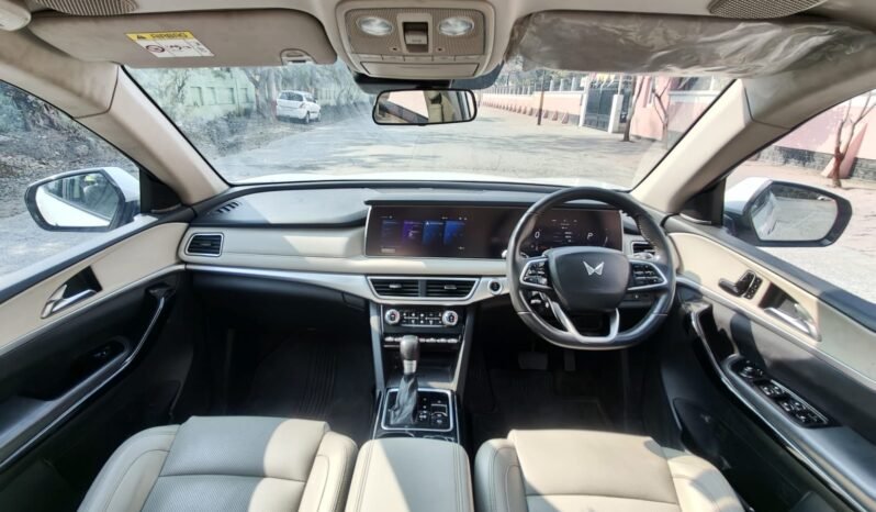 
								XUV700 AX7 L 4*4 AT 2022 DIESEL full									