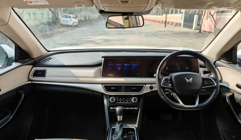 
								XUV700 AX7 L 4*4 AT 2022 DIESEL full									