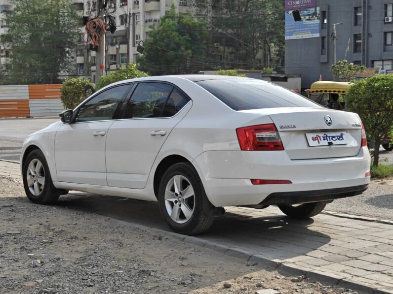 
								OCTAVIA AMBITION 2016 MODEL DIESEL full									