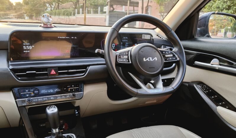
								SELTOS HTX 2023 MODEL PETROL full									