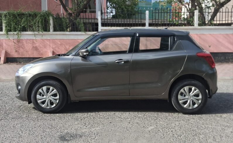 
								SWIFT VXI AUTOMATIC 2019 MODEL PETROL full									