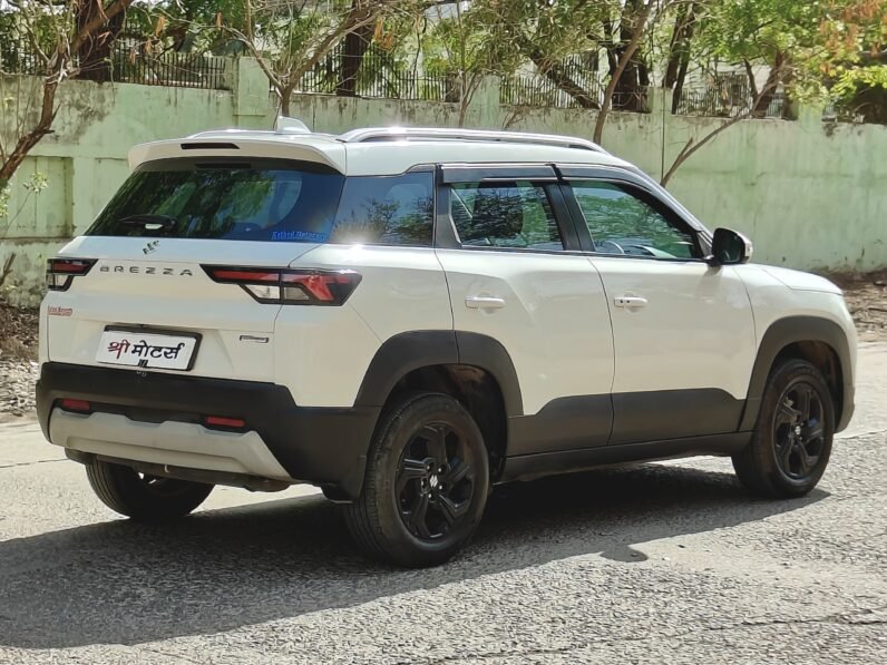 
								BREEZA ZXI 2023 MODEL PETROL full									
