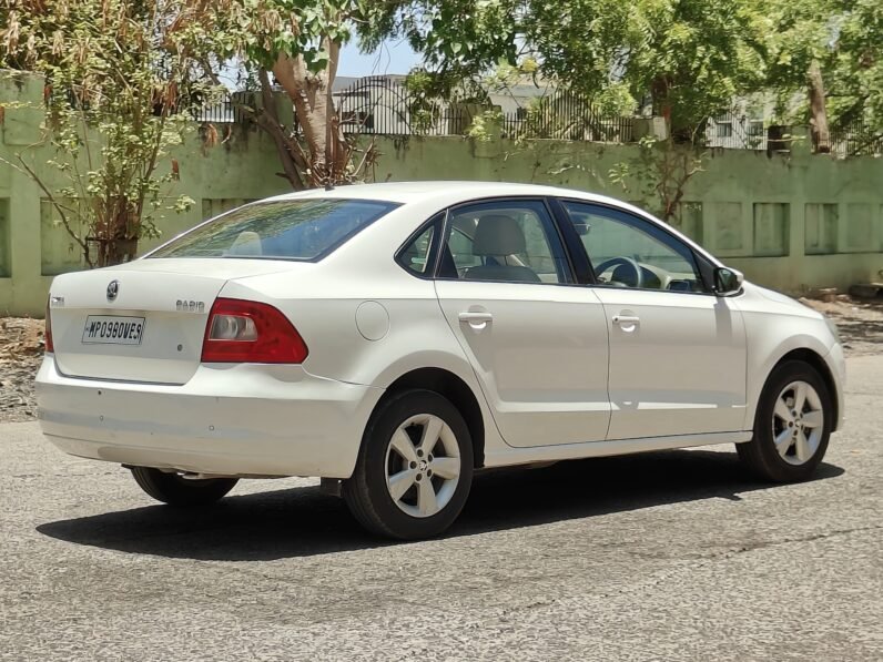 
								RAPID ELEGANCE DSG AT 2016 MODEL DIESEL full									