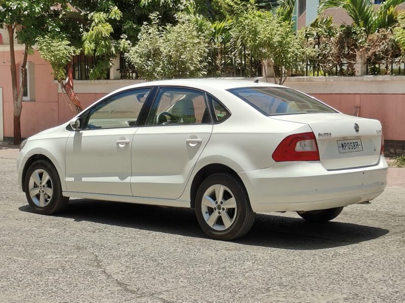 
								RAPID ELEGANCE DSG AT 2016 MODEL DIESEL full									