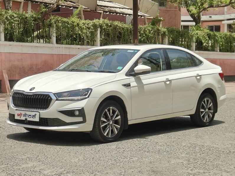 
								SLAVIA STYLE 1.5 2022 MODEL PETROL full									
