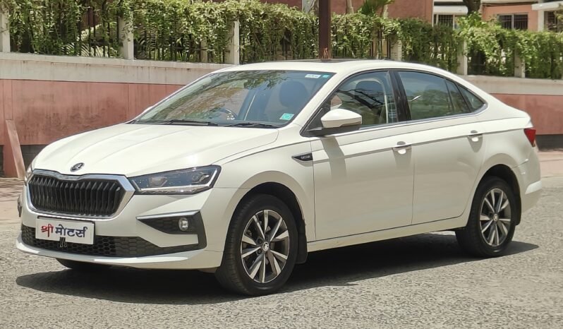 
								SLAVIA STYLE 1.5 2022 MODEL PETROL full									