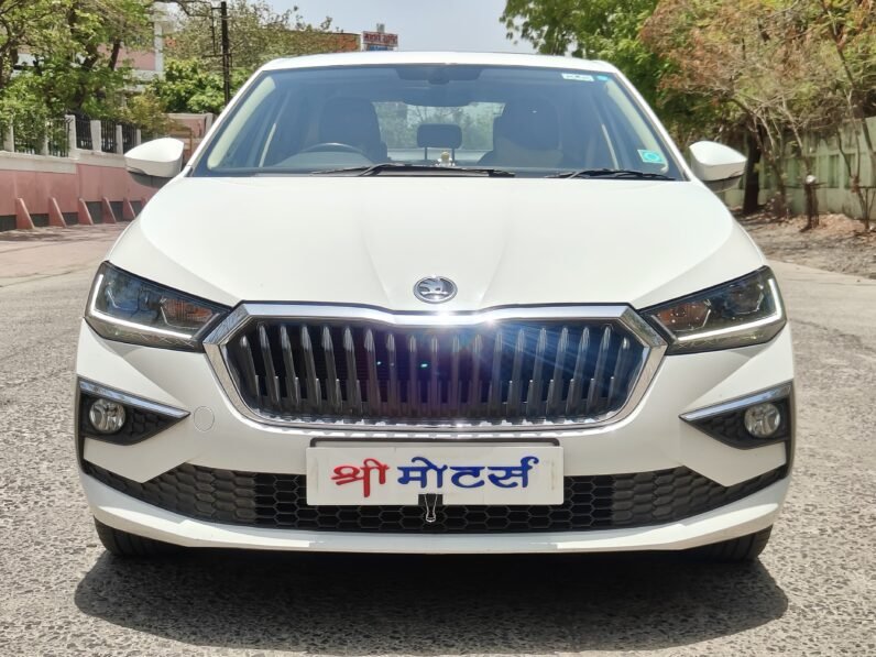 
								SLAVIA STYLE 1.5 2022 MODEL PETROL full									