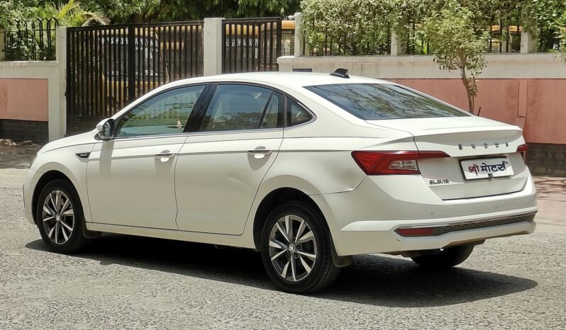 
								SLAVIA STYLE 1.5 2022 MODEL PETROL full									