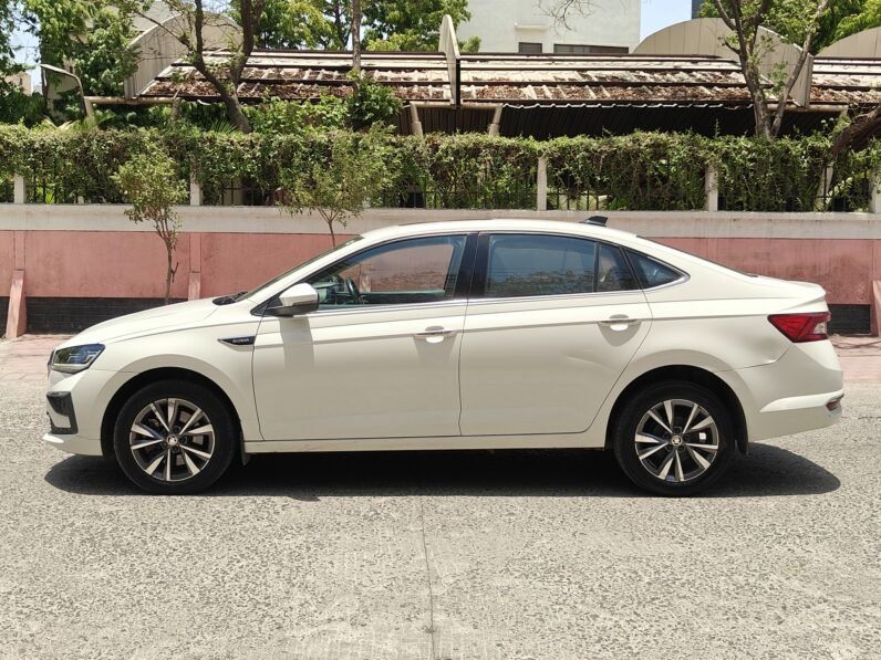 
								SLAVIA STYLE 1.5 2022 MODEL PETROL full									