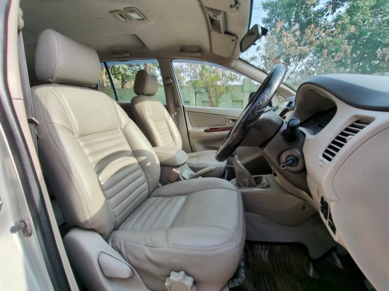 
								INNOVA GX 2011 MODEL DIESEL full									