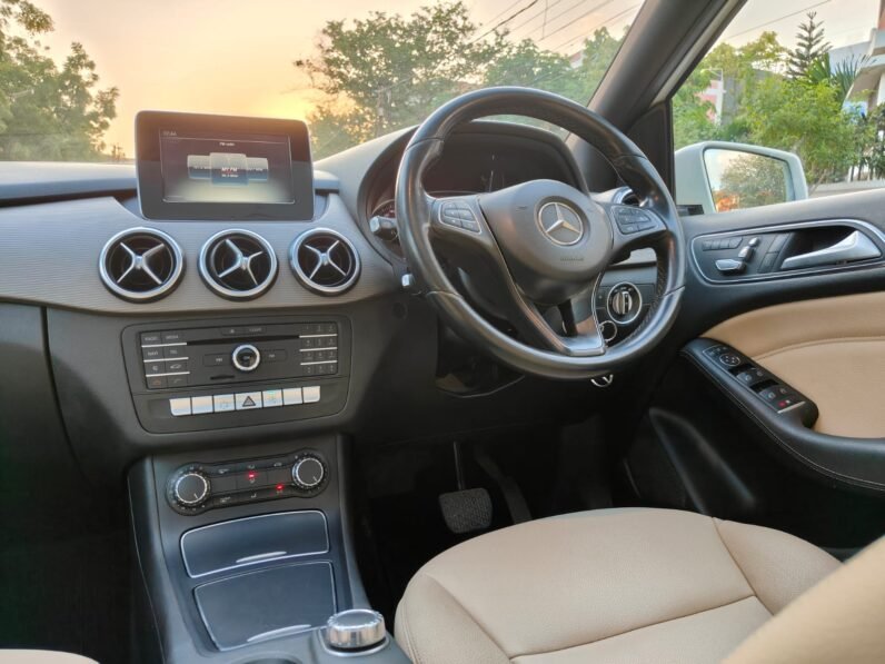 
								MERCEDES BENZ B200 CDI AT 2015 MODEL full									