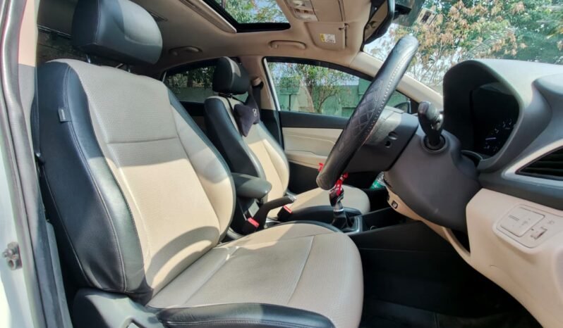 
								VERNA SX (O) 2018 MODEL PETROL full									