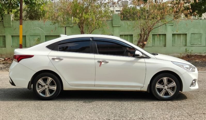 
								VERNA SX (O) 2018 MODEL PETROL full									